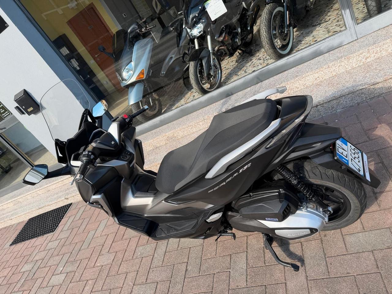 Honda Forza 350