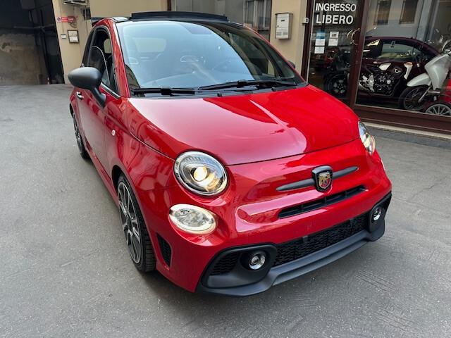 Abarth 695C 1.4 Turbo T-Jet CV 180