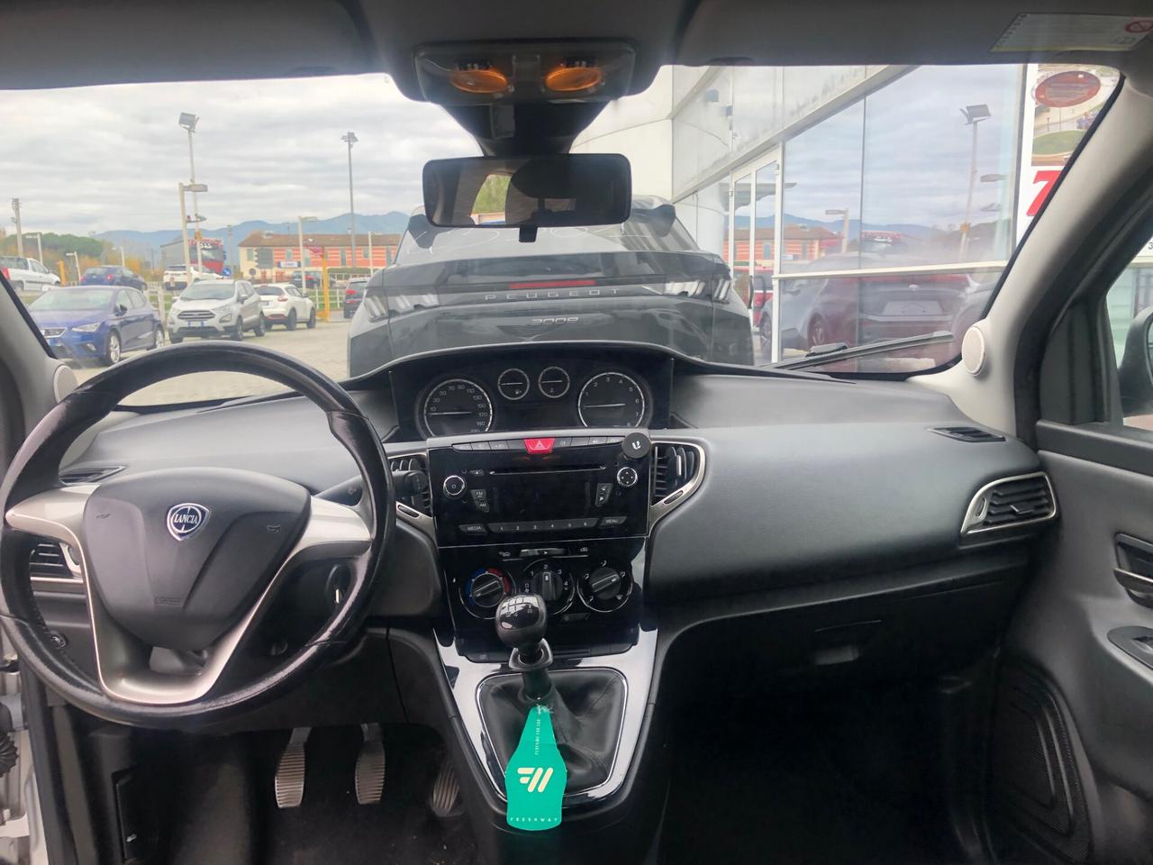 Lancia Ypsilon 1.2 69 CV 5 porte S&S Silver