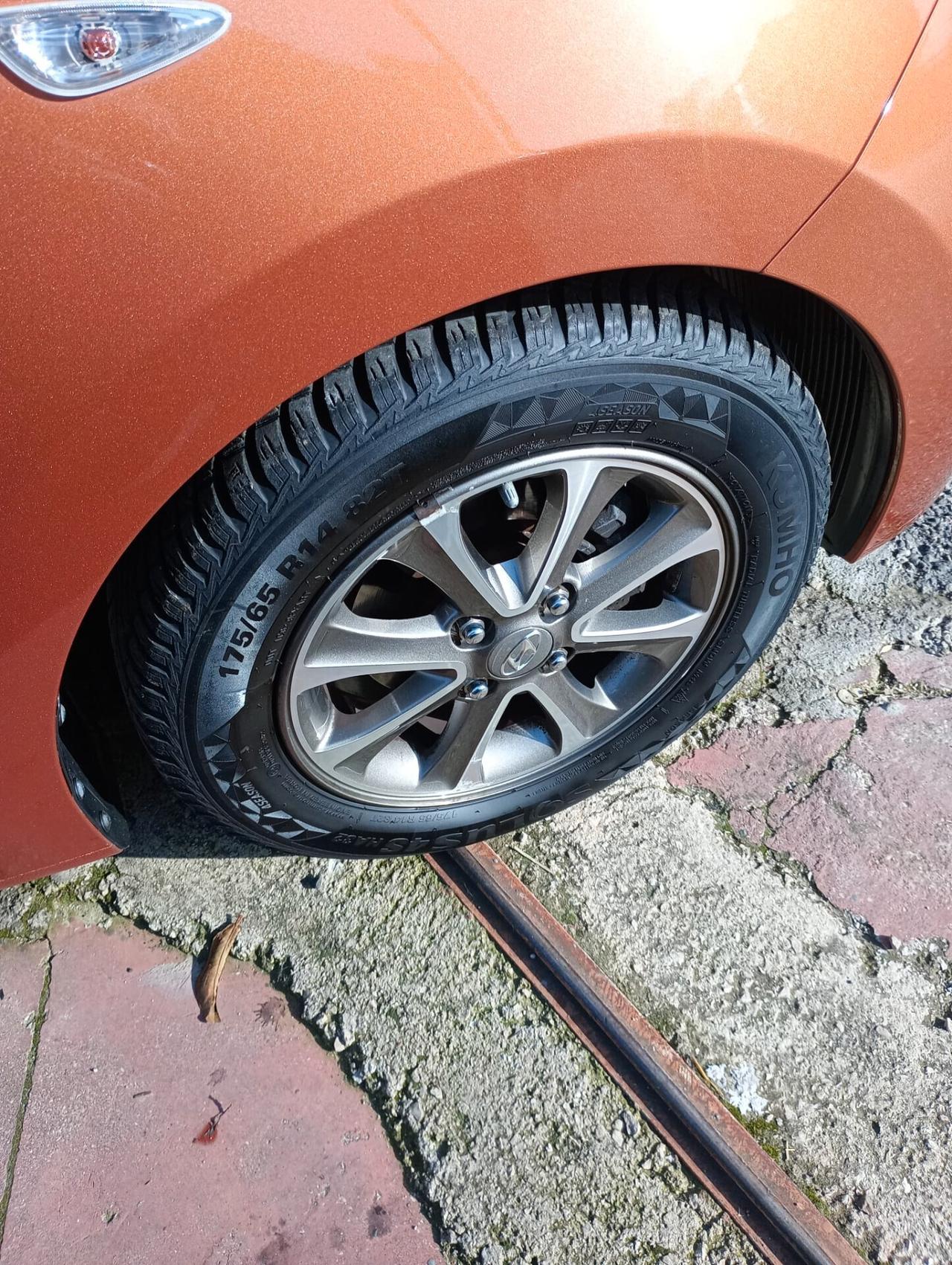 Hyundai i10 1.0 Fifa world cup edition