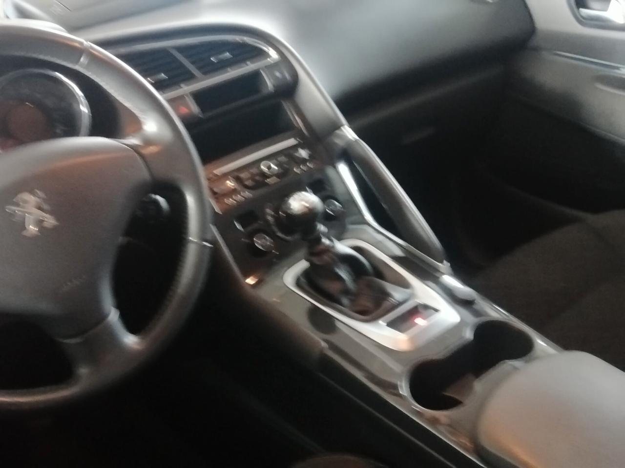 Peugeot 3008 1.6 HDi 115CV Allure