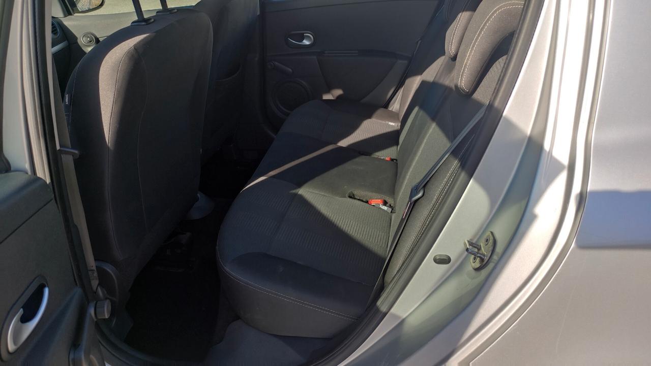 Renault Clio 1.2 16V 5 porte NEOPATENTATI - 2012
