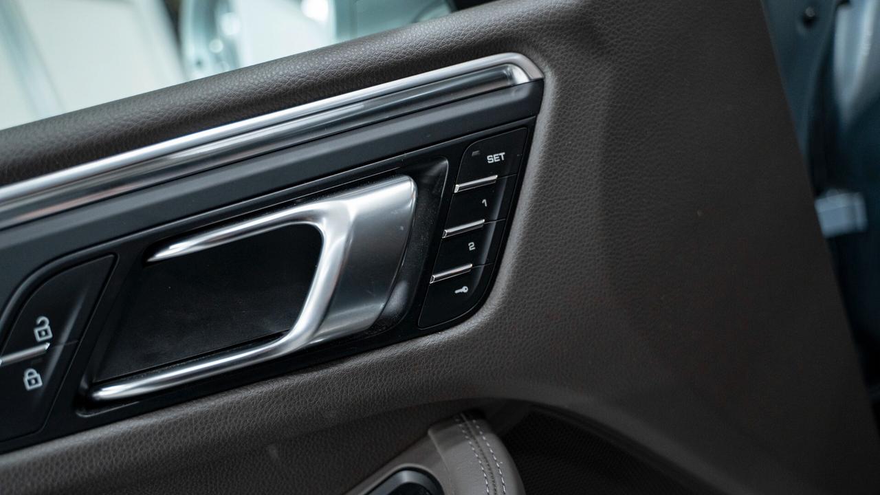 Porsche Macan 2.0 245 CV PDK 21" TETTO SOSP. PACK CHRONO PELLE X