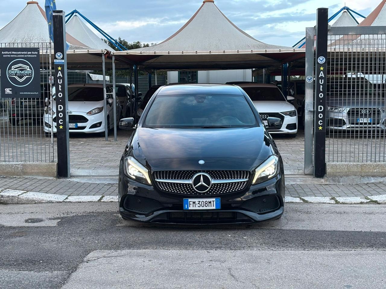 Mercedes A180d Premium Dark Night - 11/2016