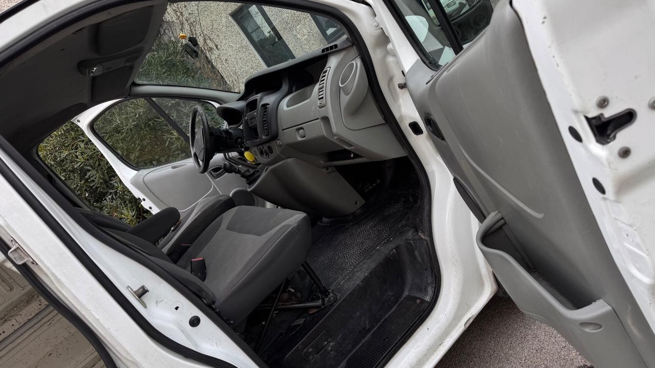 Renault Trafic 2.0dci 115CV