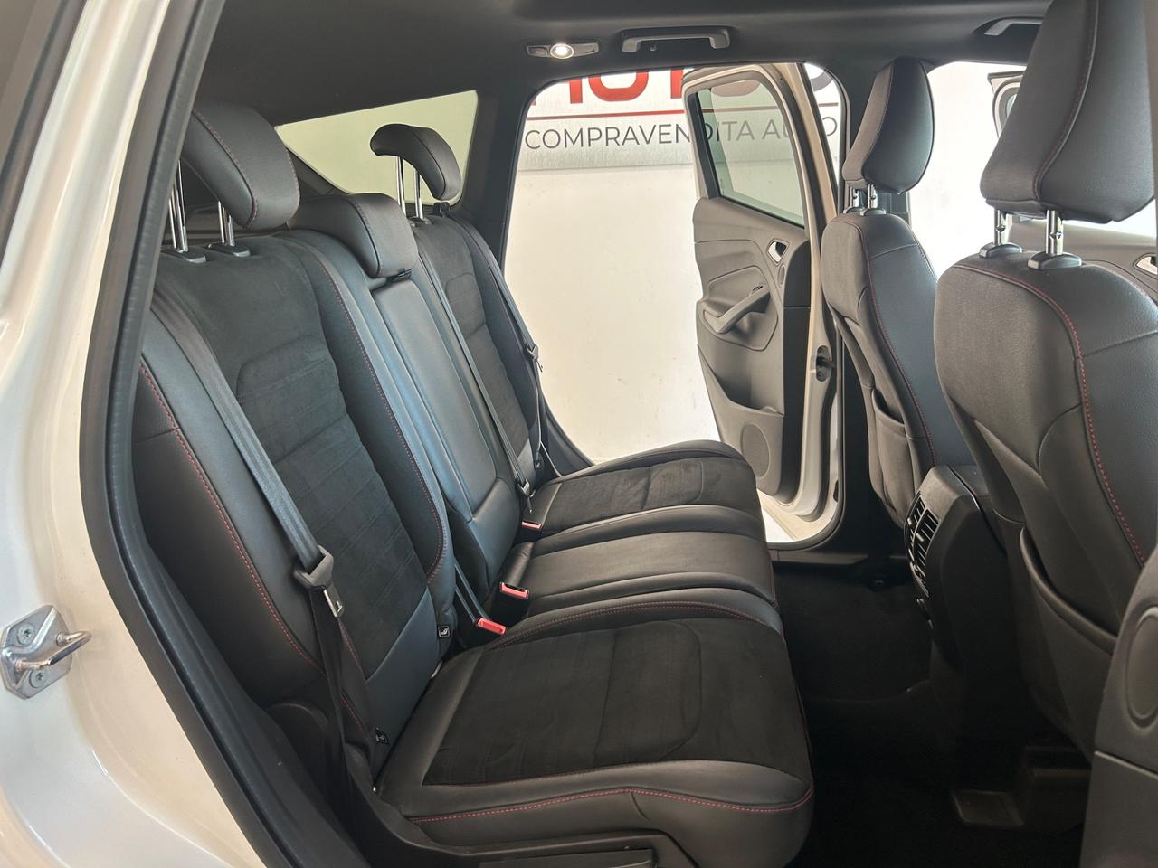 Ford Kuga 2.0 TDCI 180 CV 4WD Powershift ST-Line