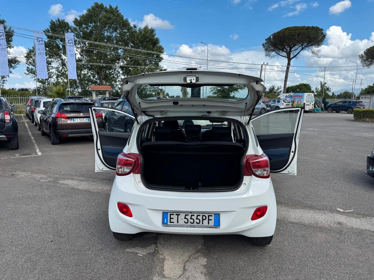 Hyundai i10 1.0 MPI BENZ 65CV 5P NEOPATENT 2014