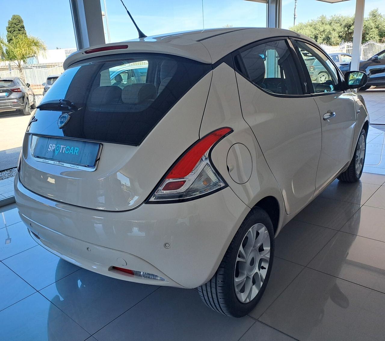 Lancia Ypsilon 1.2 B/GPL 69 CV 5 porte Gold