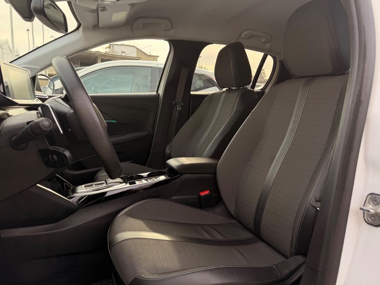 Peugeot 208 1.2 100 EAT8 Allure Pack AUTOMATICA