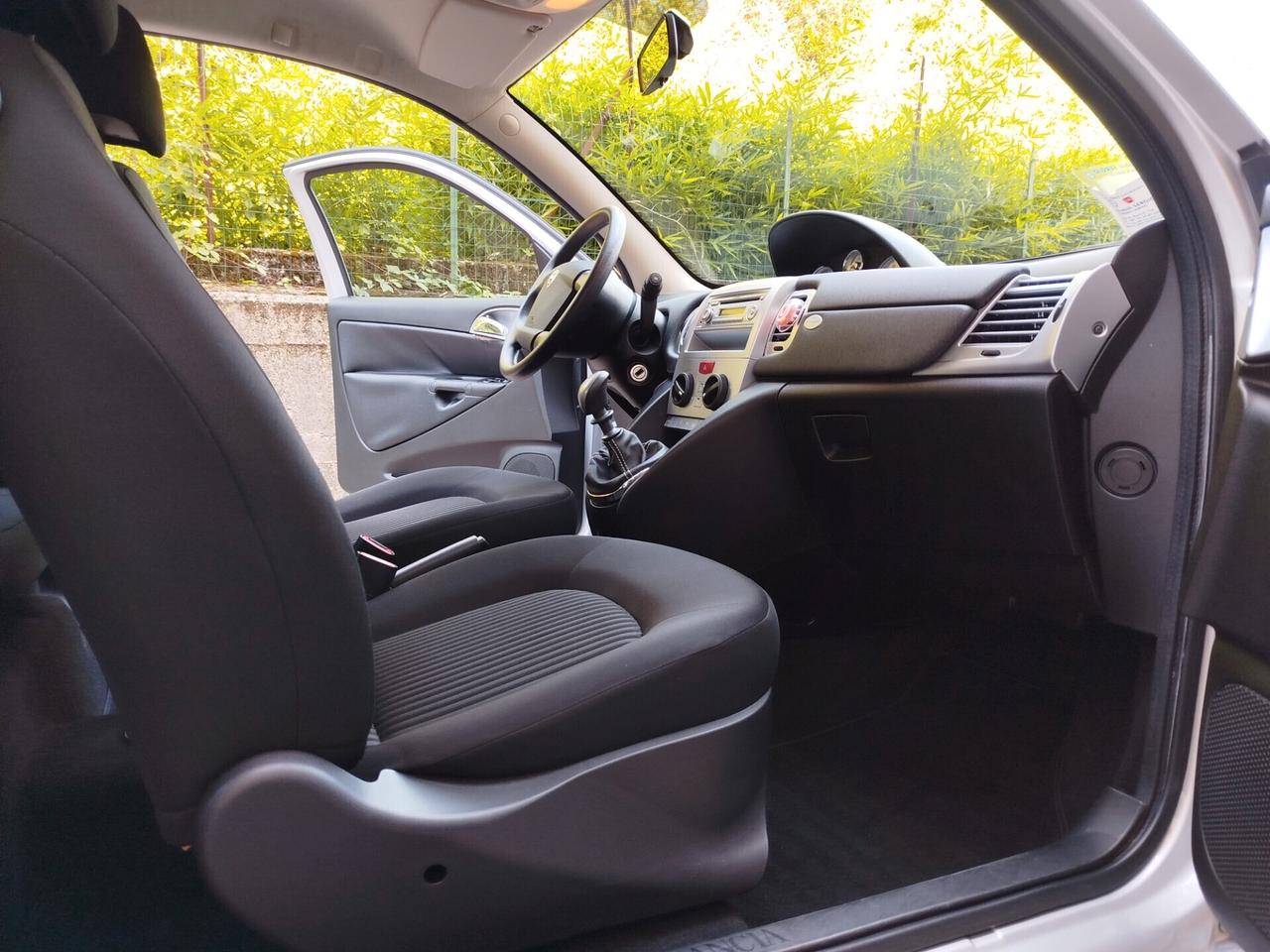 Lancia Ypsilon 1.2 BENZINA 60cv / 35.900km