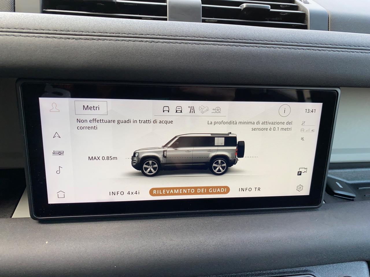 Land Rover Defender 110 2.0 SD4 AWD Auto 7 POSTI