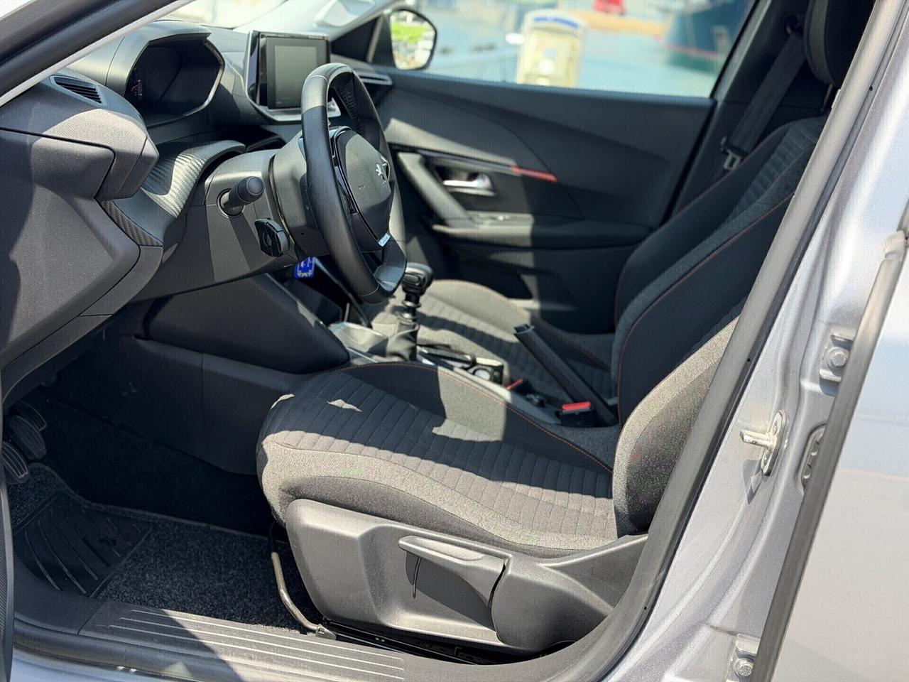 Peugeot 2008 BlueHDi 1.6 HDI 110 cv 2022 garanzia 12 mesi