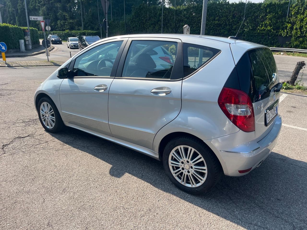 Mercedes A180CDI/cambio automatico/109CV/neopatentato/Euro4 con FAP/unico proprietario