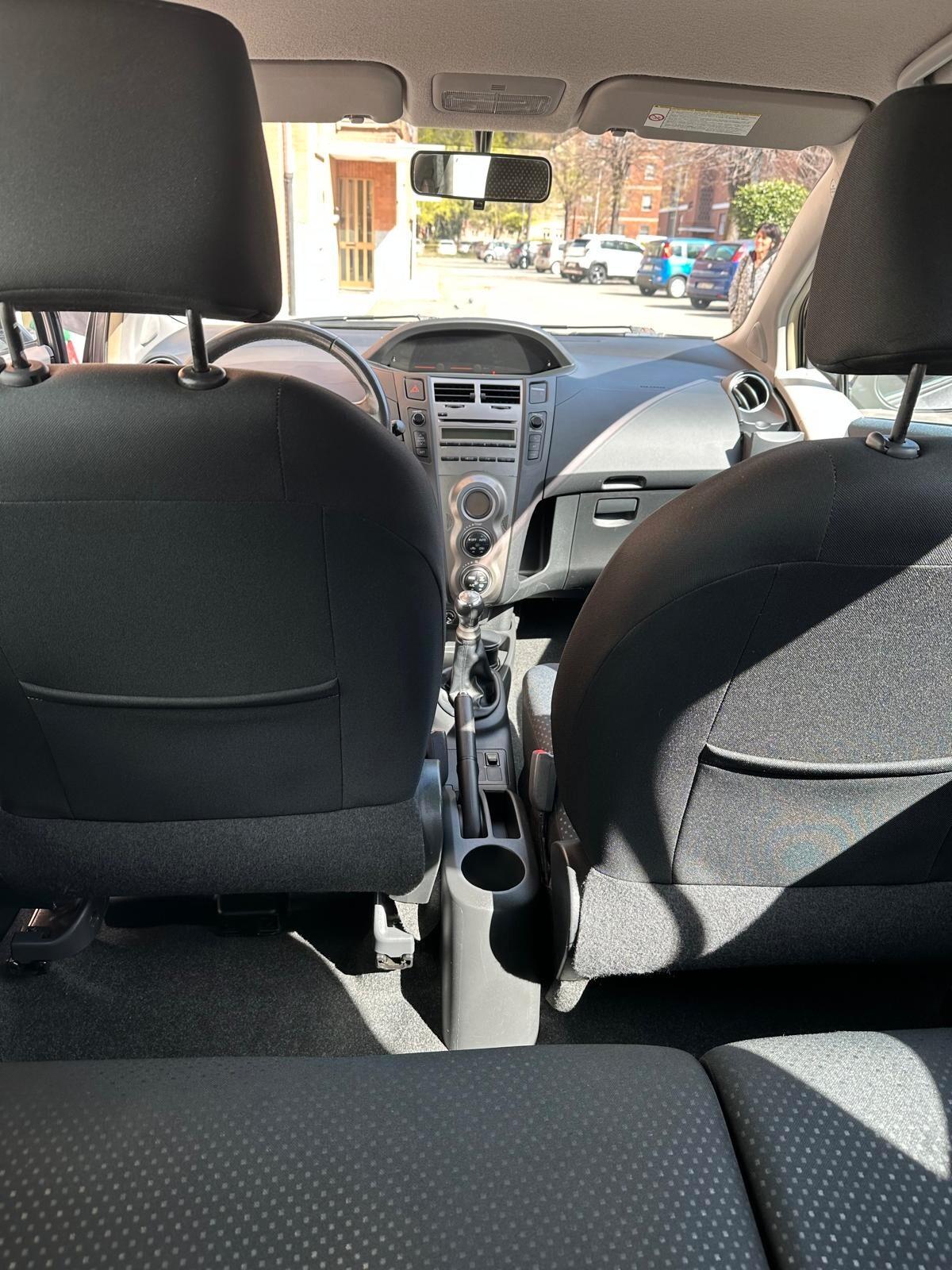 Toyota Yaris 1.0 5 porte Sol