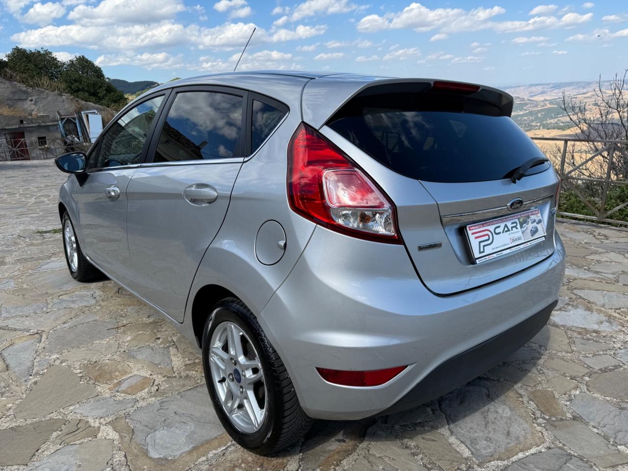 Ford Fiesta 1.5 TDCi 75CV 5 porte Titanium