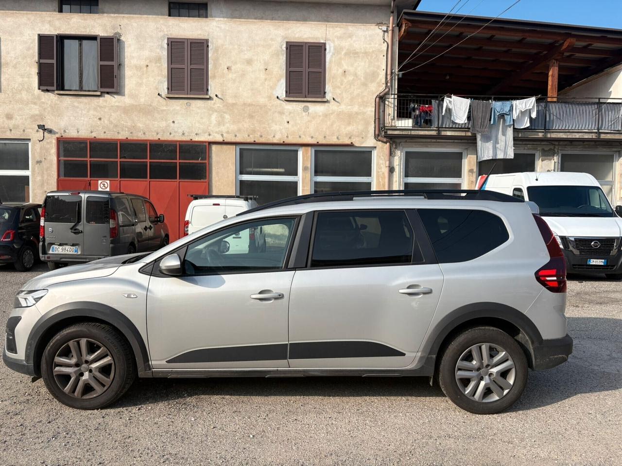 Dacia Jogger 1.0 TCe GPL 100 CV 5 posti Essential 7 posti