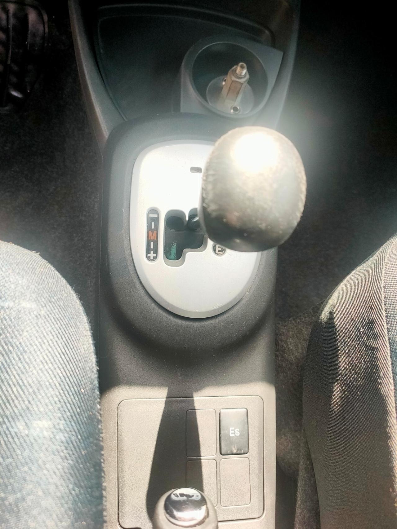 Toyota Yaris 1.3 3 porte M-MT Navi GPL