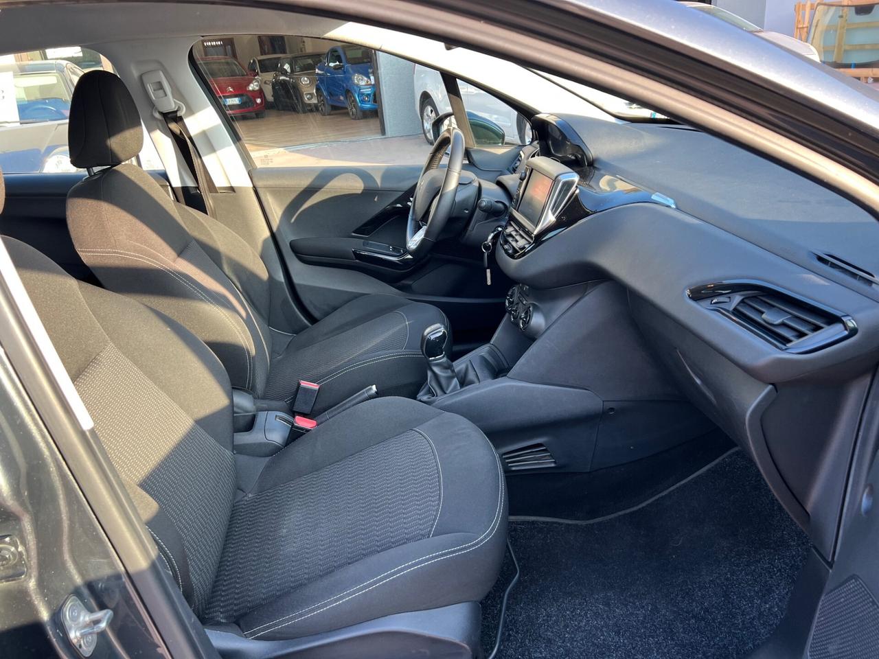 Peugeot 208 PureTech 82 5p. GPL Allure