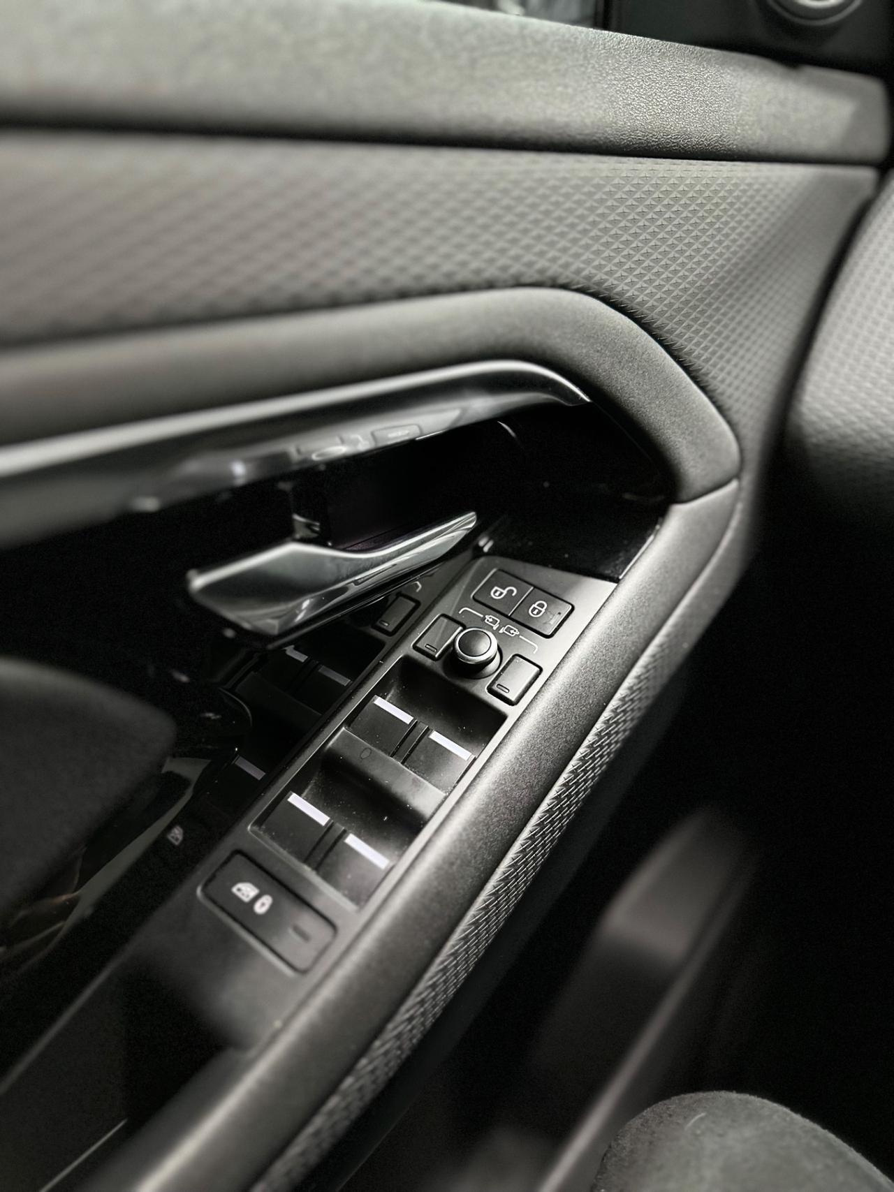 Land Rover Range Evoque 2.0D I4-L.Flw 150CV AWD Aut R-Dynamic HSE