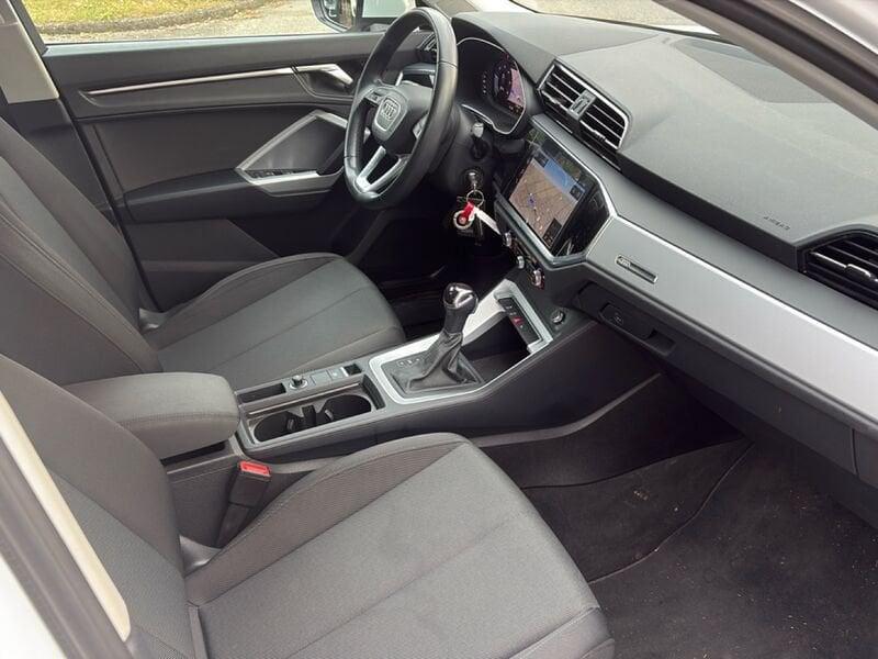 Audi Q3 35 TDI S tronic Business