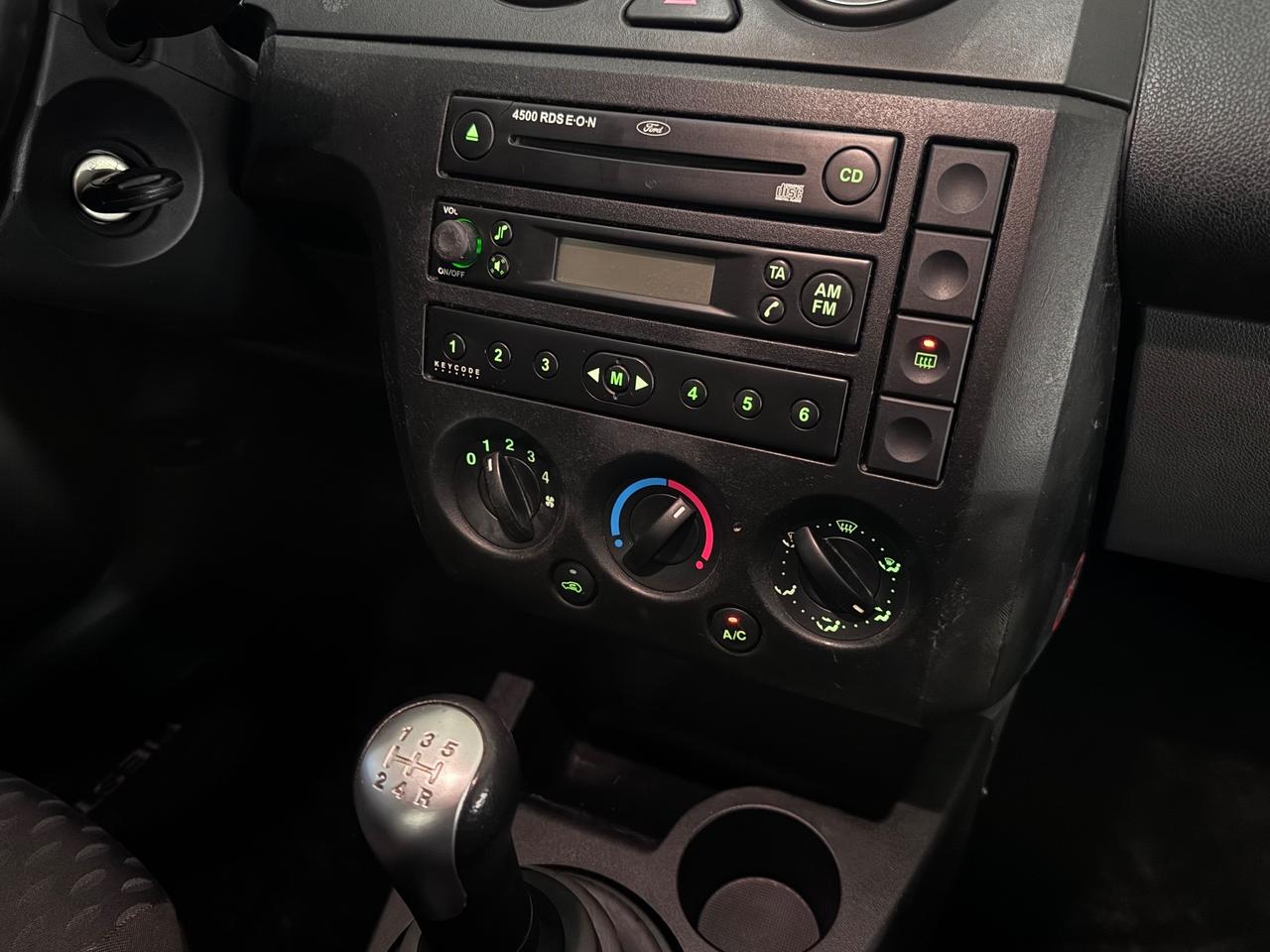 Ford Fiesta 1.4 16V 5p. Ghia