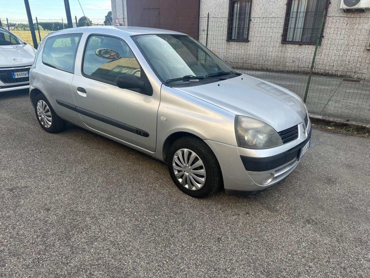 Renault Clio 1.2 16V 3 porte Dynamique