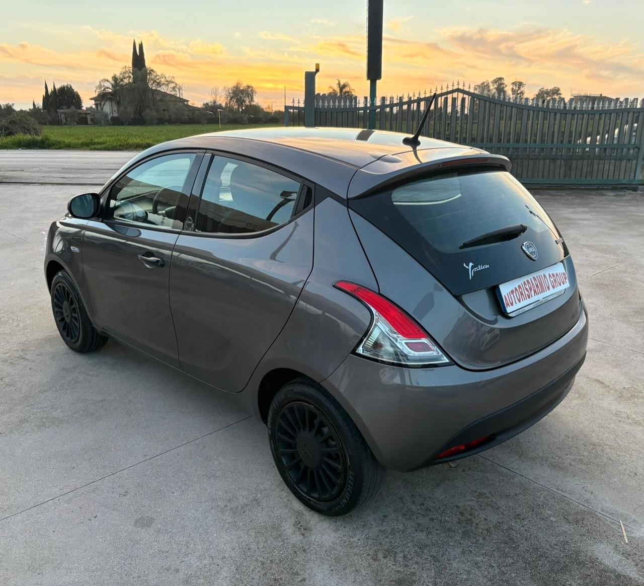 Lancia Ypsilon 1.0 FireFly 5P Hybrid Ecochic Silver