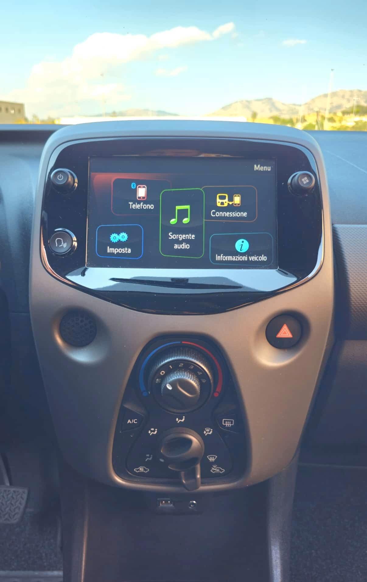 Peugeot 108 VTi 72 S&S 5 porte Allure TOP!