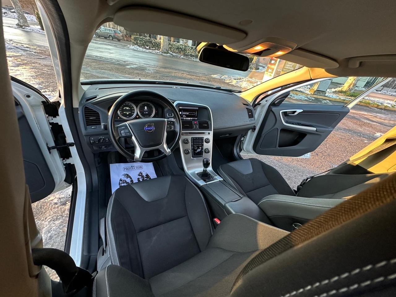 Volvo XC 60 XC60 D5 AWD Geartronic Kinetic