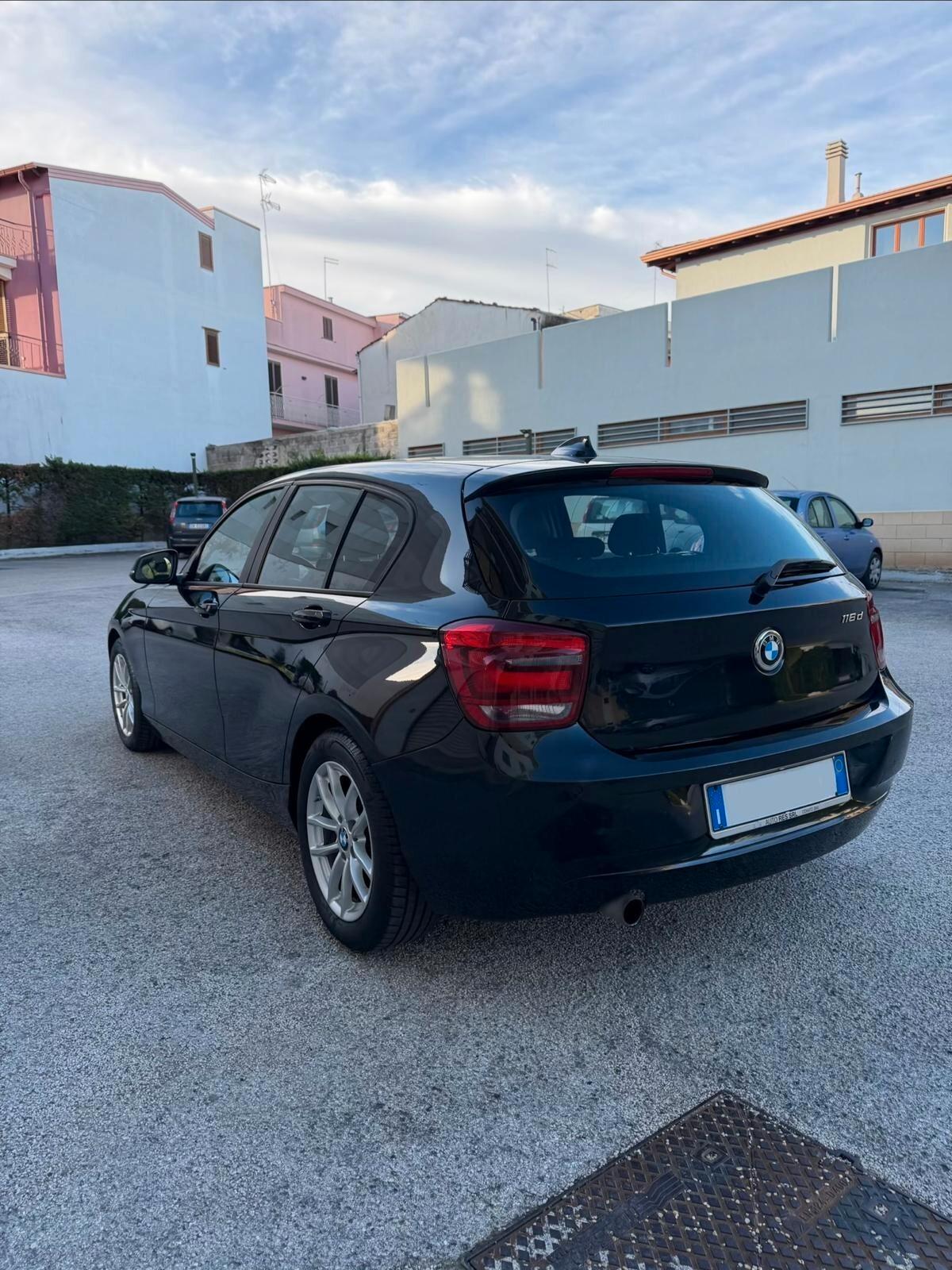 Bmw 116 116d 5p. Urban