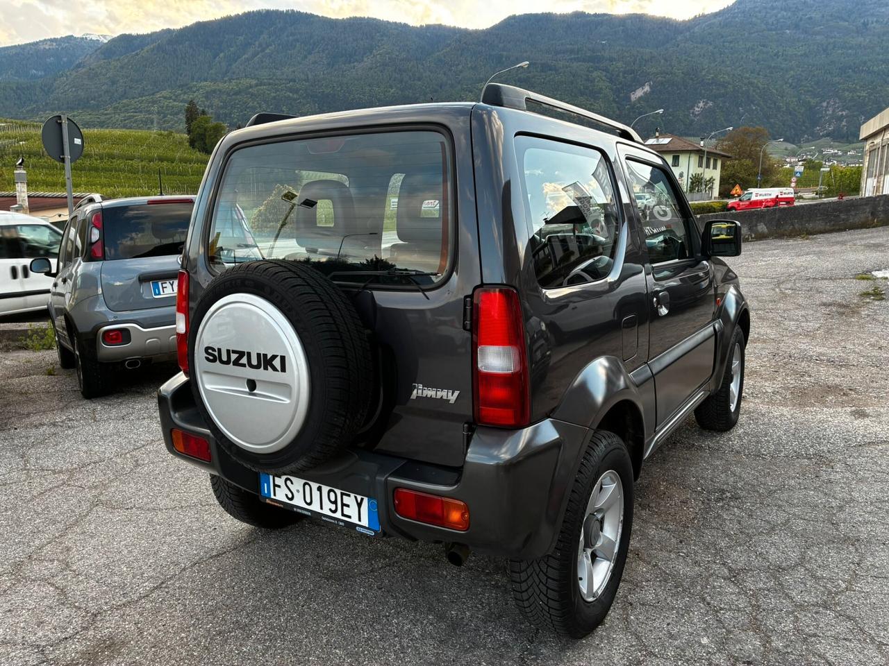 SUZUKI JIMNY 1.3i 16V 4WD JLX AUTOMATICO