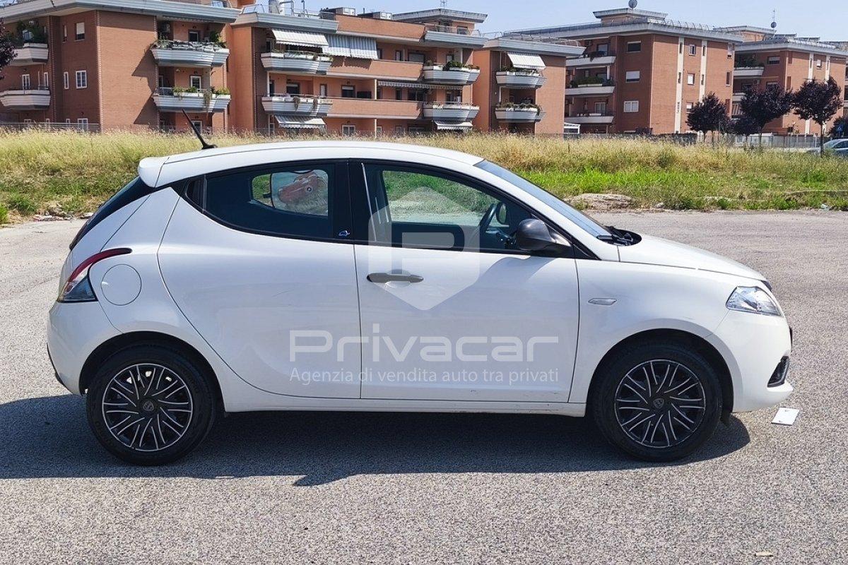 LANCIA Ypsilon 1.2 69 CV 5 porte GPL Ecochic Silver
