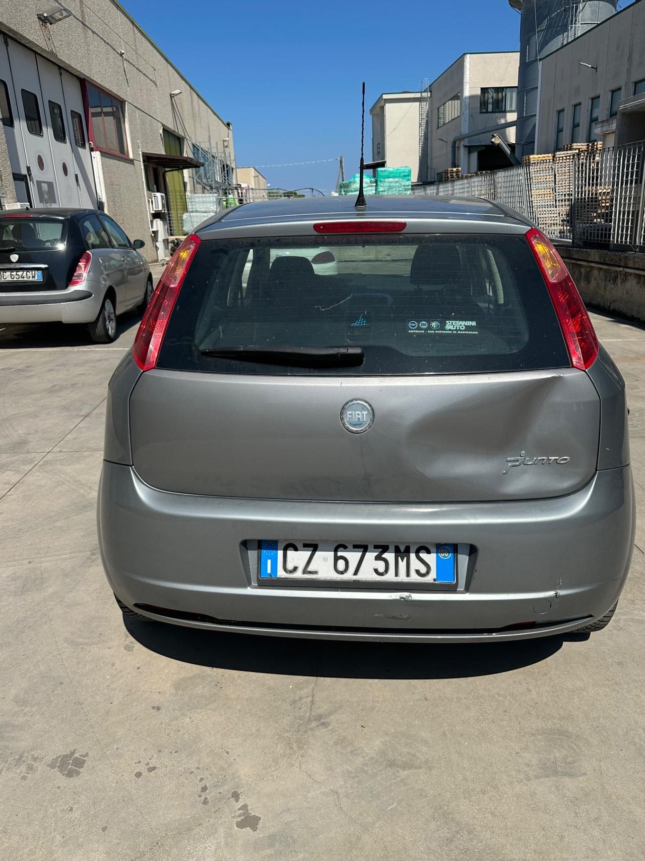Fiat Grande Punto 1.4 5 porte benz metano neopatentati