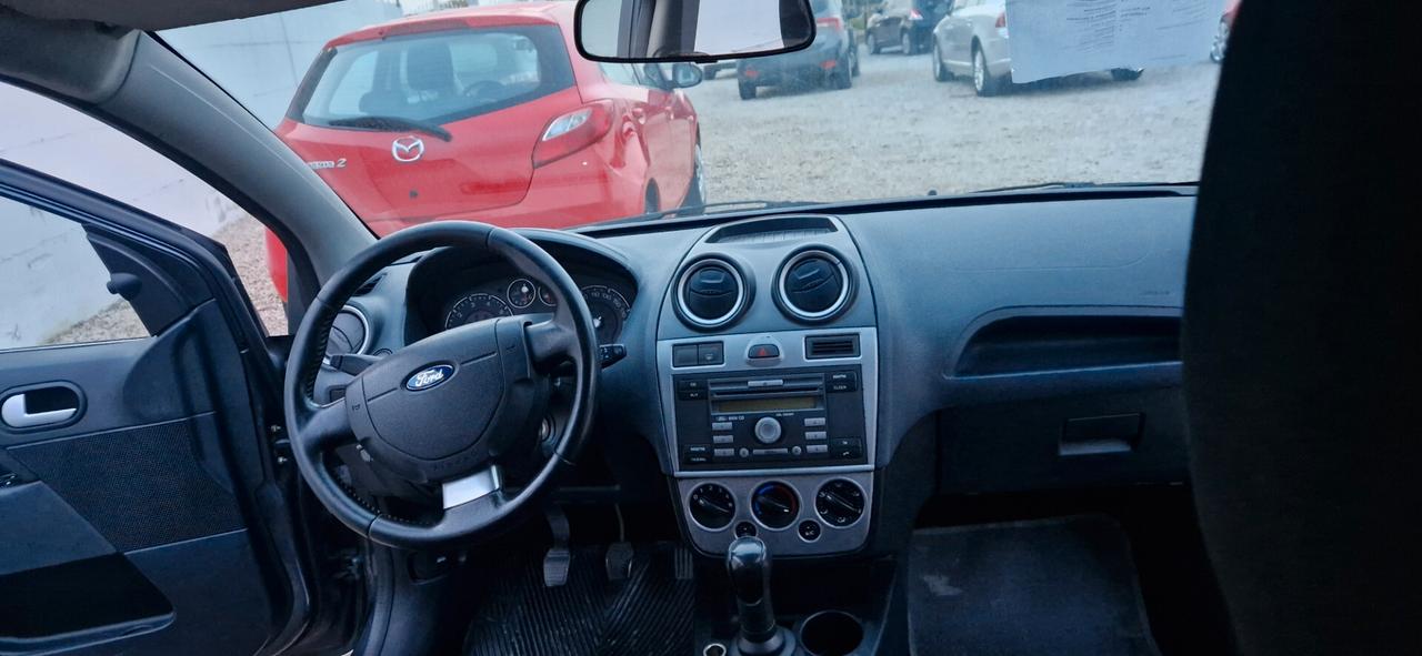 Ford Fiesta 1.2 16V 5p. Titanium 130000km 5p.