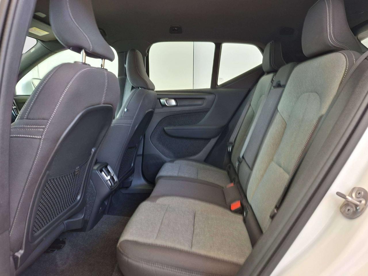 Volvo XC40 2.0 b3 CORE Aut 2 ANNI GARANZIA AYVENS