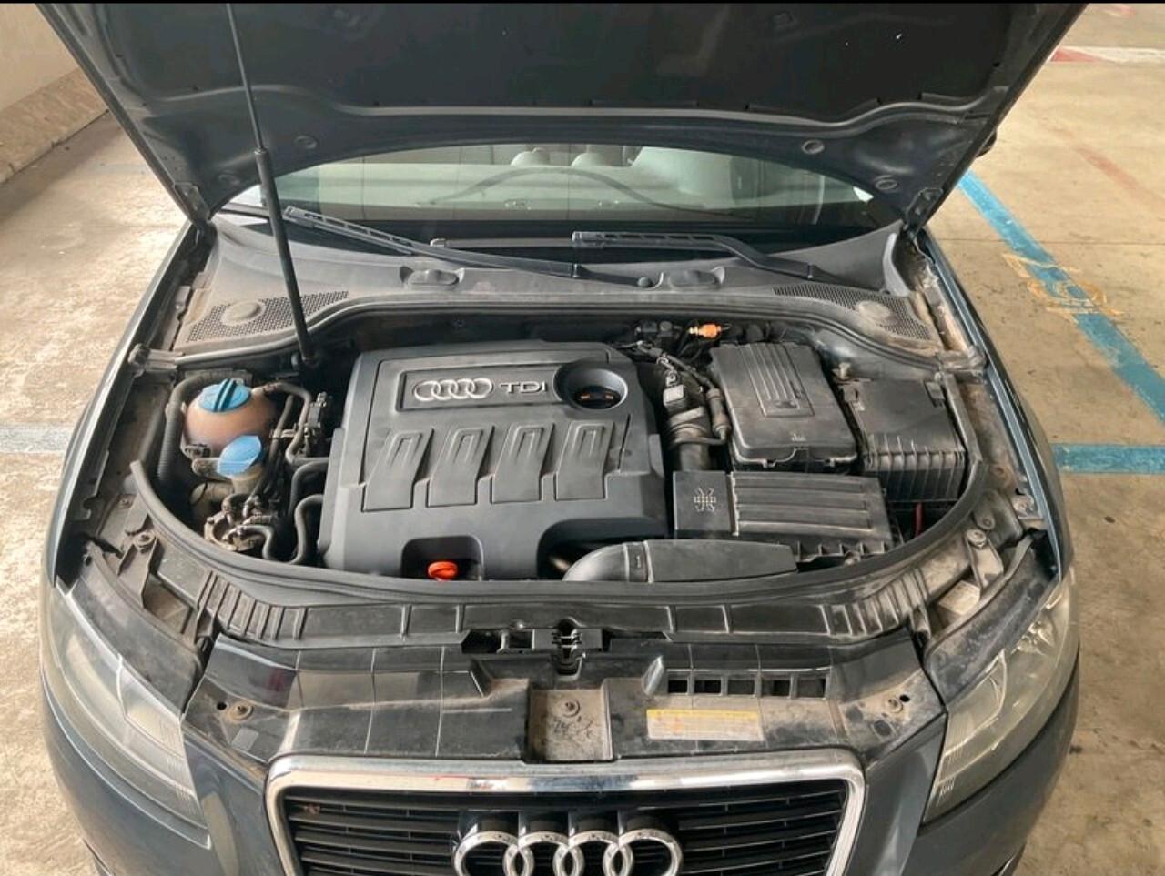 Audi A3 1.6 TDI 90cv unico proprietario ,passagio incluso . .