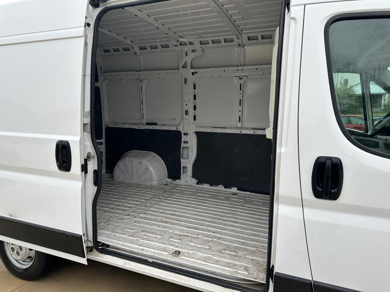 Peugeot Boxer 2.2 BlueHDi 140 L2H2 2022
