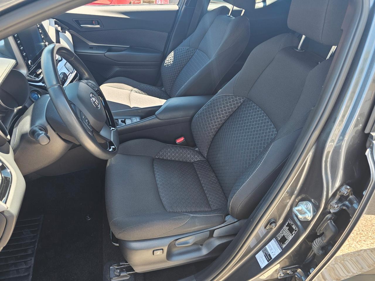 Toyota C-HR 1.8 Hybrid E-CVT Business