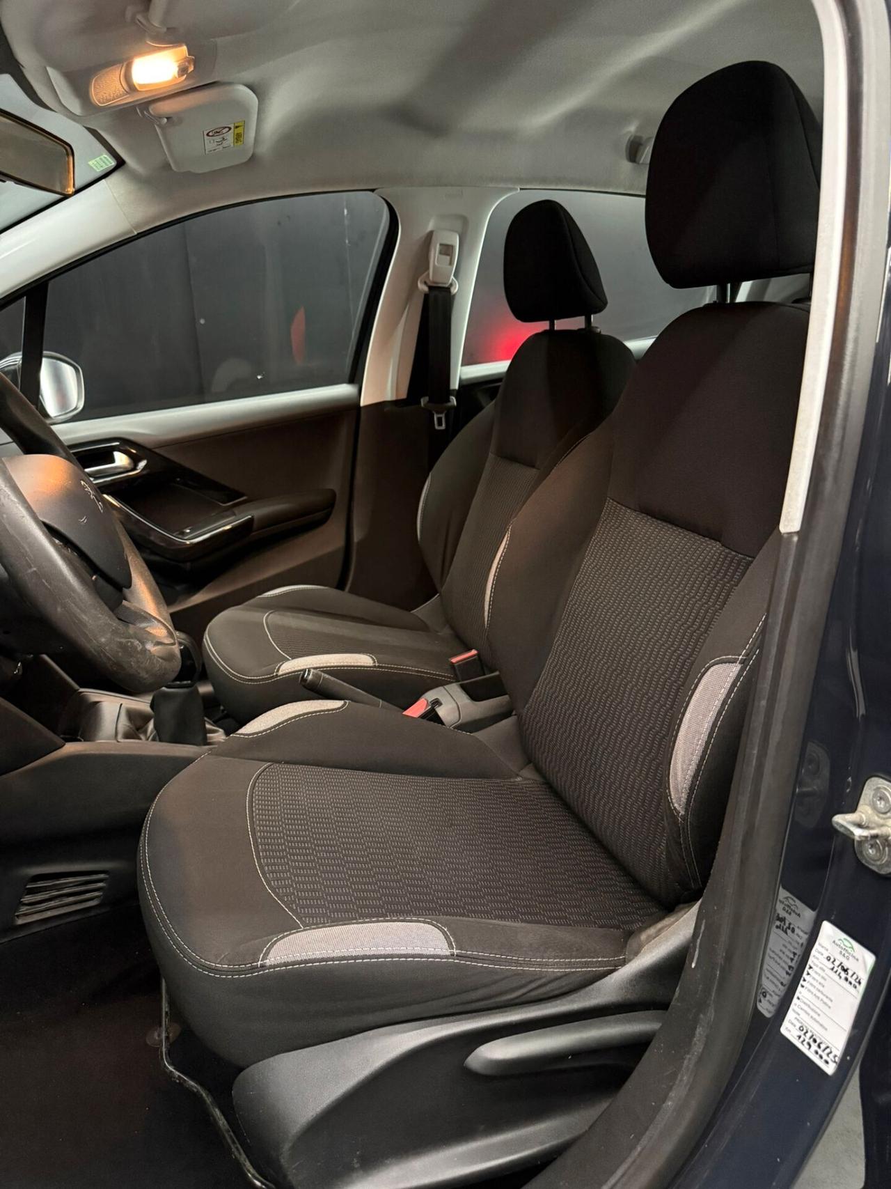 Peugeot 208 1.2 PureTech 82 5p. Allure