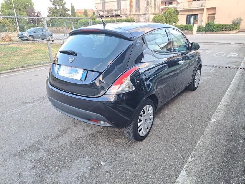 Lancia Ypsilon 0.9 TwinAir AUTOMATICA Km 95.000