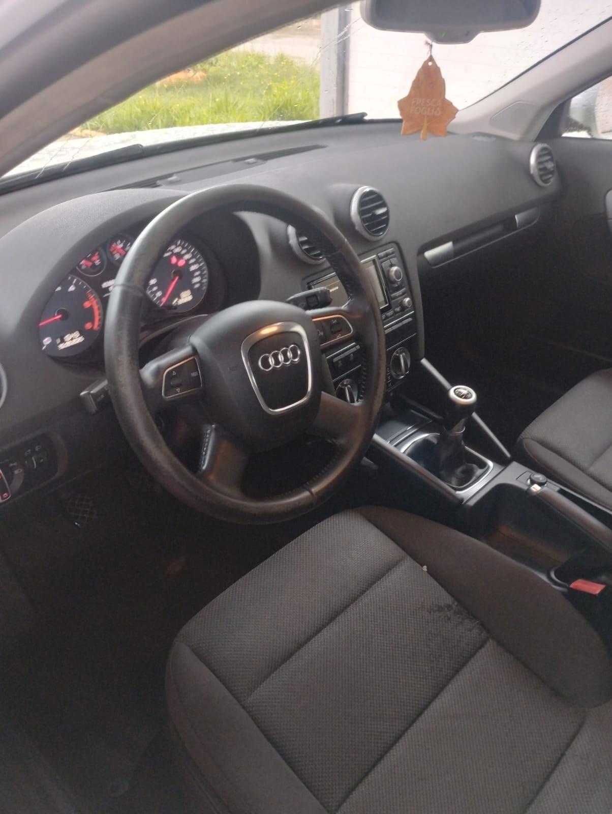 Audi A3 SPB 1.6 TDI 105 CV CR Ambition