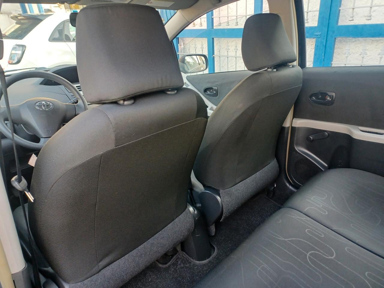 Toyota Yaris 1.4 D-4D 90 CV 5 PORTE ANNO 2010
