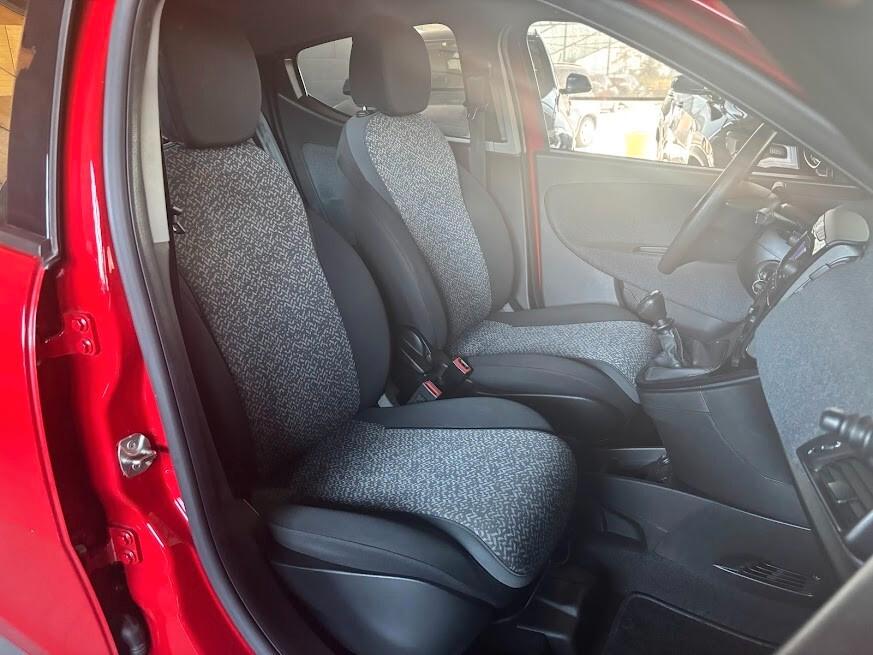 Lancia Ypsilon 1.0 5 porte Hybrid 50.000KM NEOPATENTATI