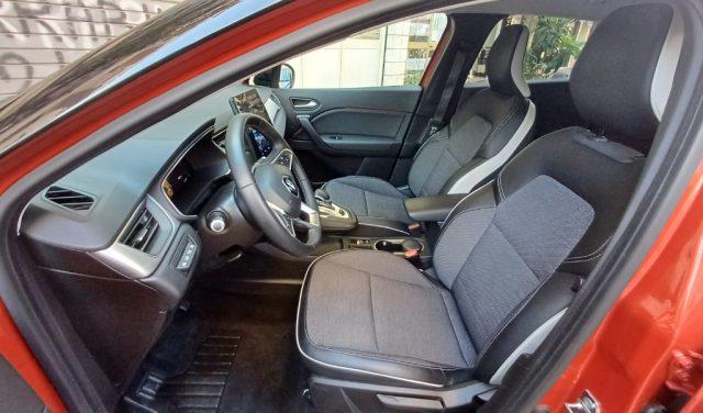 RENAULT Captur Plug-in Hybrid E-Tech Initiale Paris