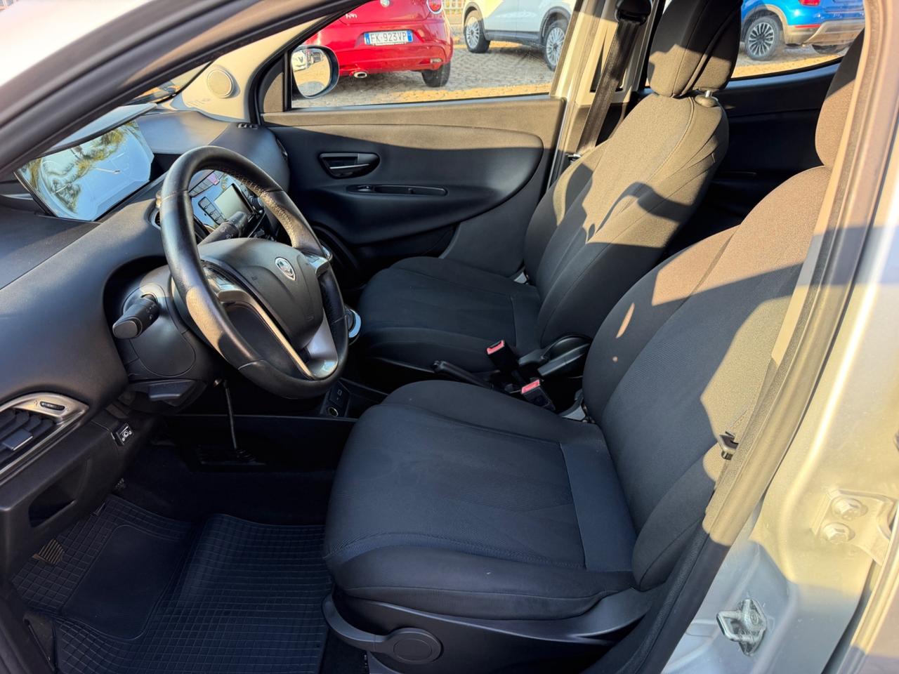 Lancia Ypsilon 1.2 69 CV 5 porte S&S Platinum GPL