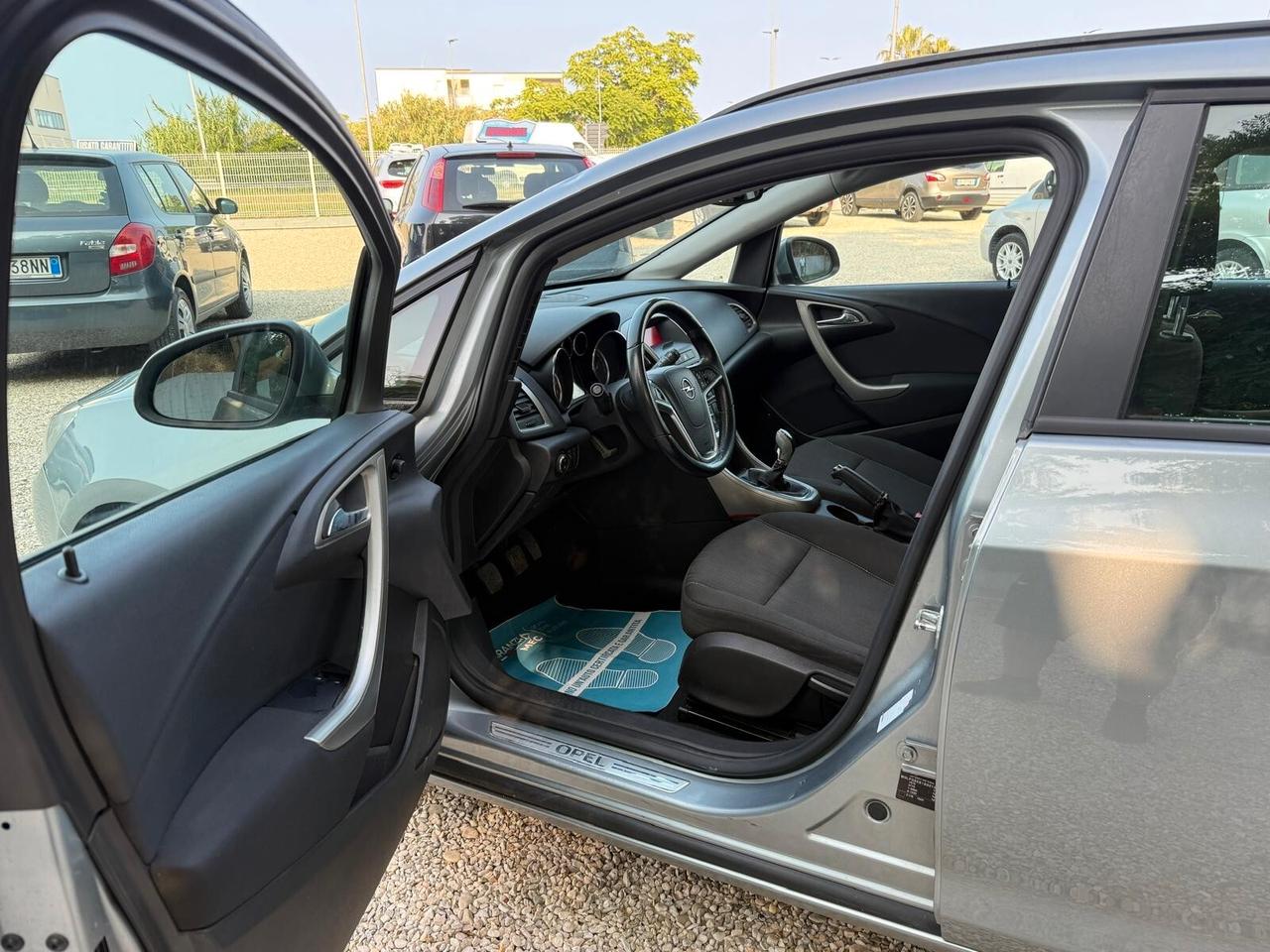Opel Astra 1.4 100CV Sports Tourer Cosmo