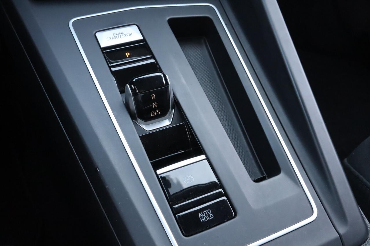 Volkswagen Golf 2.0 TDI DSG ACC DIGITAL LED