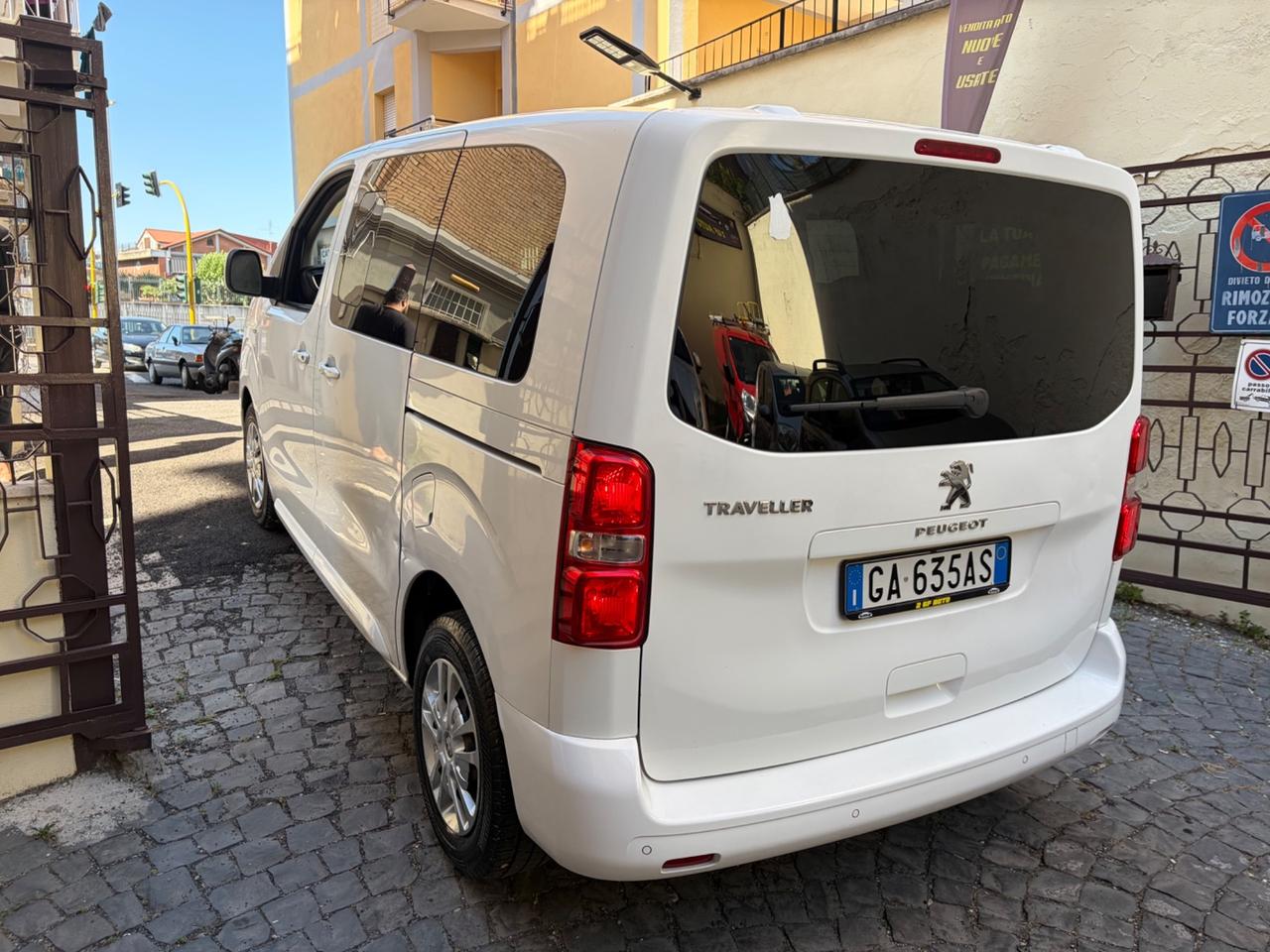 Peugeot Traveller BlueHDi 120 S&S Compact Business