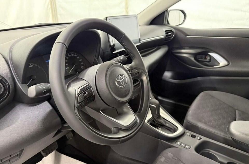 Toyota Yaris 1.5 Hybrid 5 porte Active KM 0 VARI ALLESTIMENTI KM 0