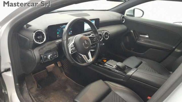 MERCEDES-BENZ A 250 e eq-power Business Extra auto - GC736ZY